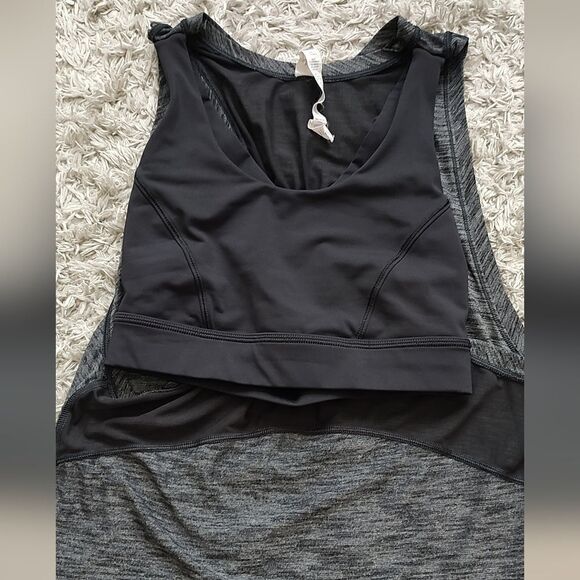 Lululemon Tank Top With built-in bra Size 4 - Picture 7 of 10